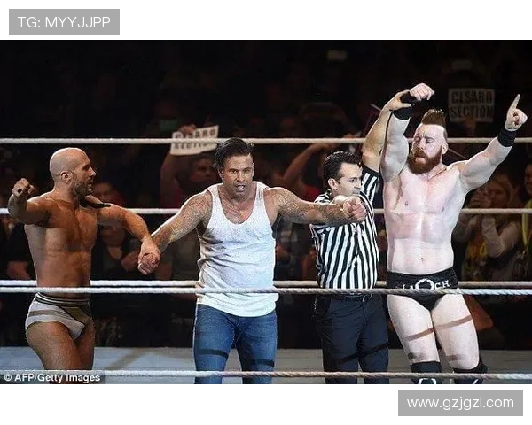 足球明星跨界挑战参加WWE摔跤赛展现全新魅力与实力 足球明星跨界挑战参加WWE摔跤赛展现全新魅力与实力